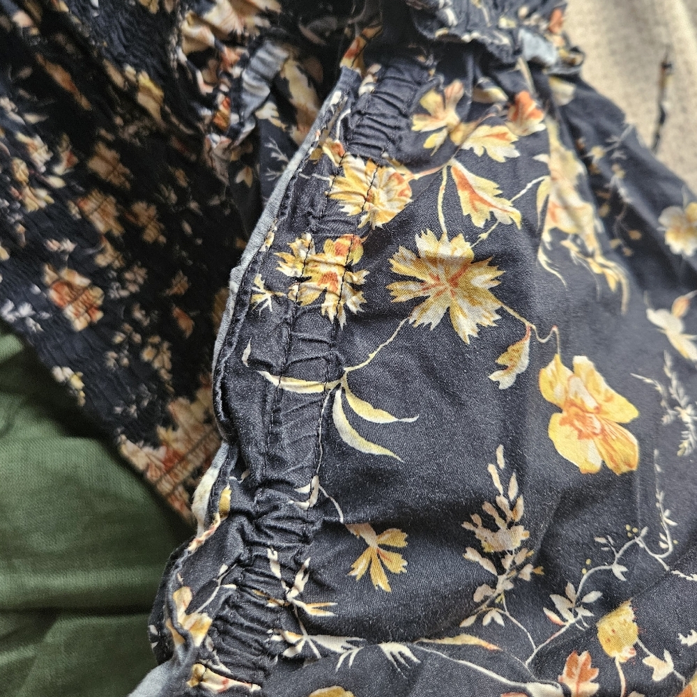 Doen Bijou in navy oak floral, large - Picture 11 of 11